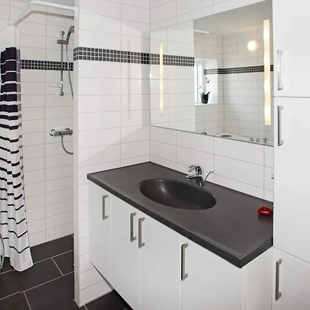 8 Person In Hemmet-by Traum *