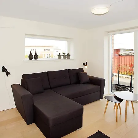 8 Person In Hemmet-by Traum *