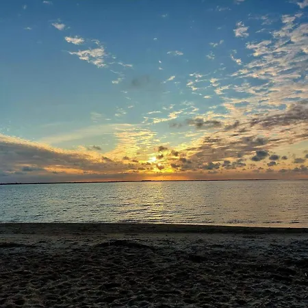 8 Person In Hemmet-by Traum